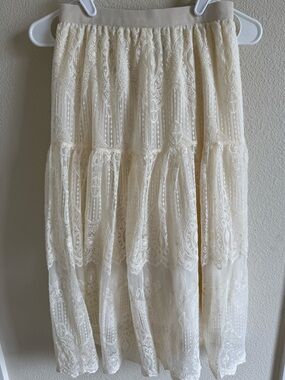 Chicwish Cream Lace Midi Skirt Size S